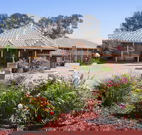 The Standpipe Golf Motor Inn - Sunshine Coast Tourism