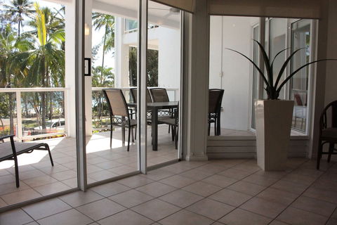 Beaches Port Douglas - Sunshine Coast Tourism 6