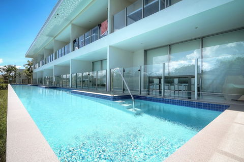 Pool Port Douglas - Sunshine Coast Tourism 6