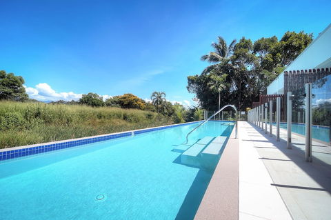 Pool Port Douglas - Sunshine Coast Tourism 1