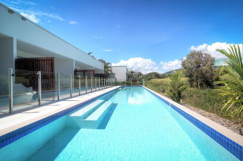 Pool Port Douglas - Sunshine Coast Tourism 2