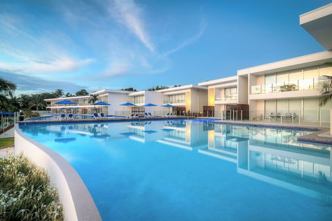 Pool Port Douglas - Sunshine Coast Tourism 3