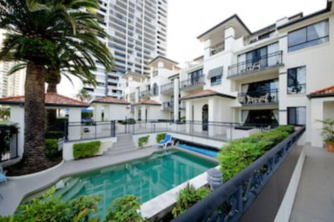 Island Beach Resort - Sunshine Coast Tourism 0