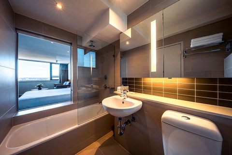 View Sydney - Holiday Sunshine Coast 6