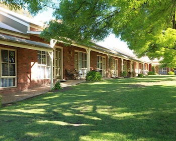 Mansfield Valley Motor Inn - Sunshine Coast Tourism 0