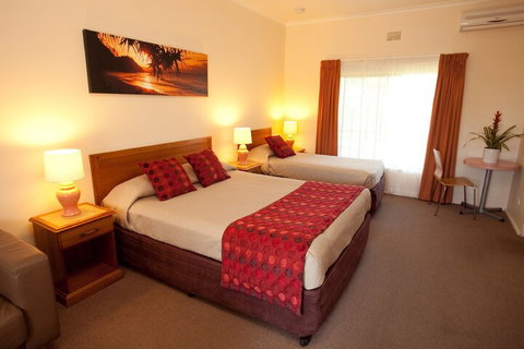 Byron Motor Lodge Motel - Sunshine Coast Tourism 3