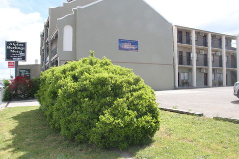 Alpine Heritage Motel - Holiday Sunshine Coast 2