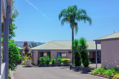 Balan Village Motel - Holiday Sunshine Coast 0