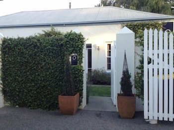 Oscars Waterfront Boutique Hotel - Holiday Sunshine Coast 3