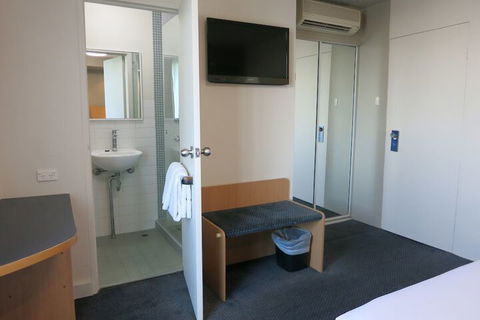 Arts Hotel - Holiday Sunshine Coast 6