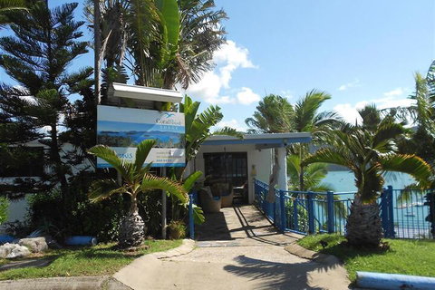 Coral Point Lodge - Holiday Sunshine Coast 1