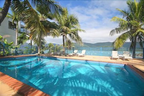 Coral Point Lodge - Holiday Sunshine Coast 0