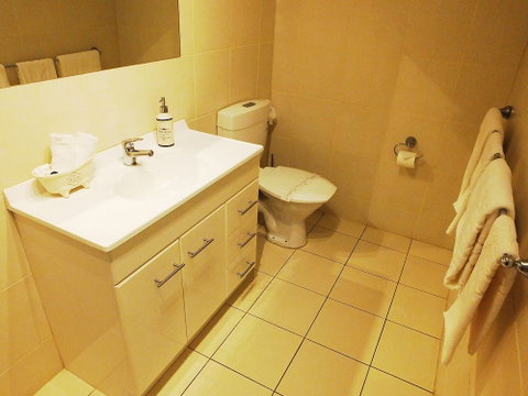 Edinburgh Motor Inn - Sunshine Coast Tourism 6