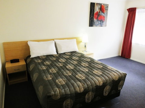 Edinburgh Motor Inn - Sunshine Coast Tourism 5