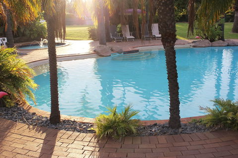 Swan Hill Resort - Sunshine Coast Tourism 3