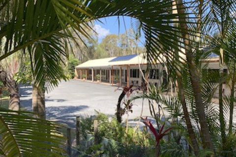 Tin Can Bay Motel - Sunshine Coast Tourism 0