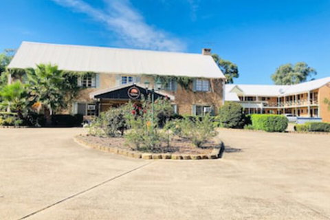 Campbelltown Colonial Motor Inn - Holiday Sunshine Coast 0