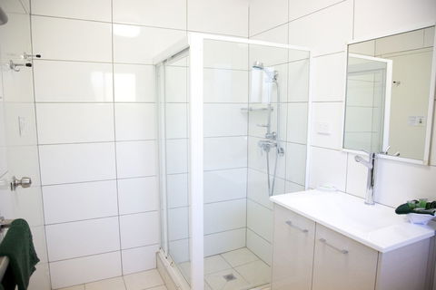 Bay Motel - Holiday Sunshine Coast 4