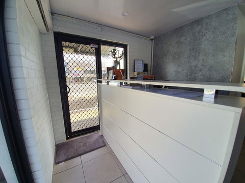Montego Mermaid Beach Motel - Sunshine Coast Tourism 4