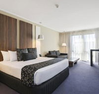 Quality Hotel Taylors Lakes - Holiday Sunshine Coast