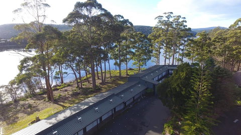 Fox And Hounds Inn - Holiday Sunshine Coast 1