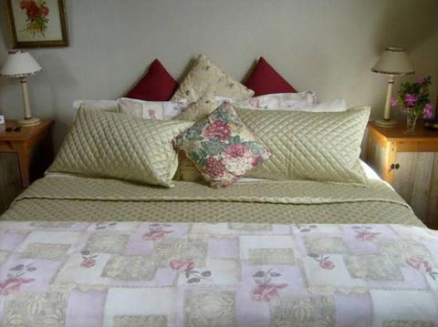 McIntosh Cottages - Sunshine Coast Tourism 6