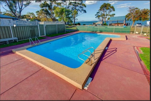 Swansea Beach Chalets - Sunshine Coast Tourism 2