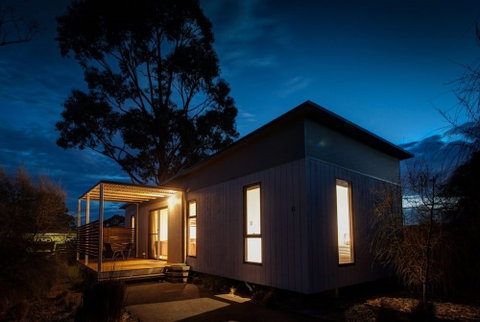 Swansea Beach Chalets - Sunshine Coast Tourism 4