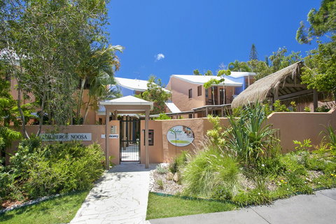 L'Auberge Noosa - Holiday Sunshine Coast 0