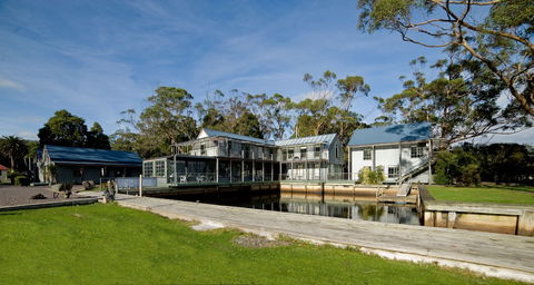 Risby Cove - Sunshine Coast Tourism 2