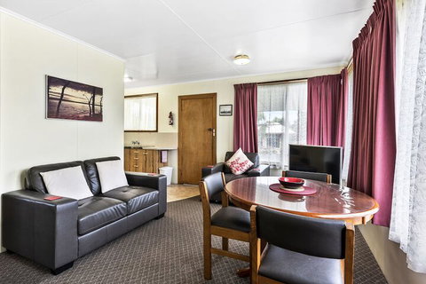 Sharonlee Strahan Villas - Sunshine Coast Tourism 5