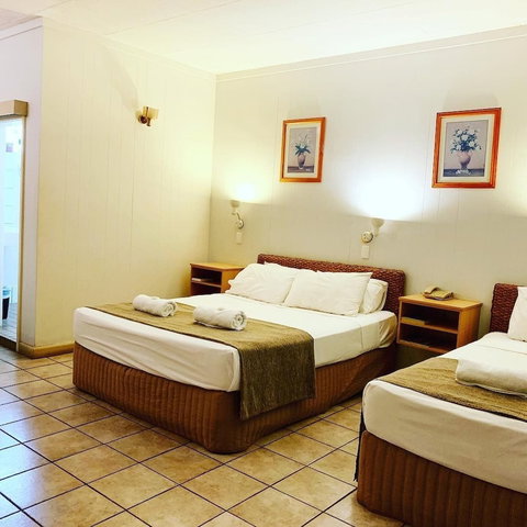 Pine Tree Motel - Sunshine Coast Tourism 5