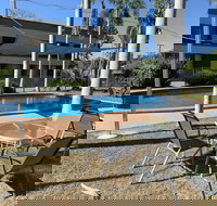 Pine Tree Motel - Sunshine Coast Tourism