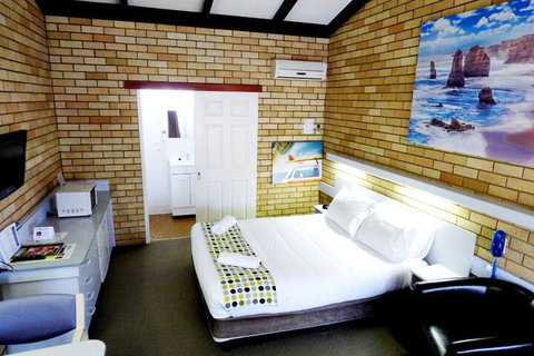 Wanderlight Motor Inn - Sunshine Coast Tourism 2