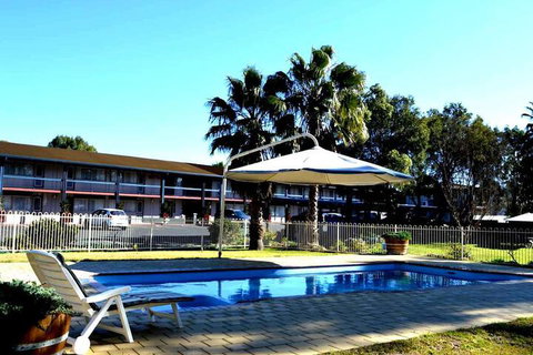 Wanderlight Motor Inn - Sunshine Coast Tourism 1