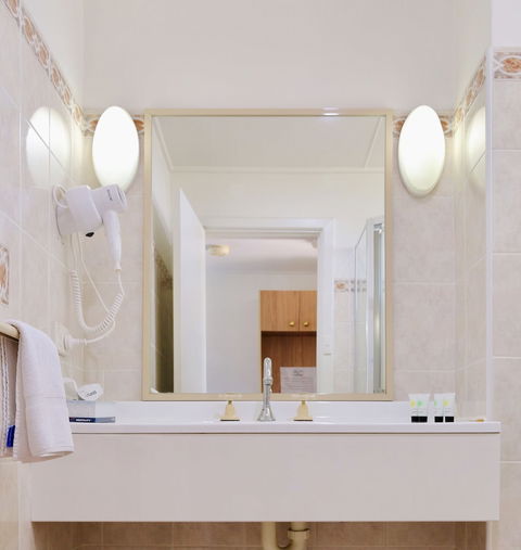 The Select Inn Ryde - Holiday Sunshine Coast 3