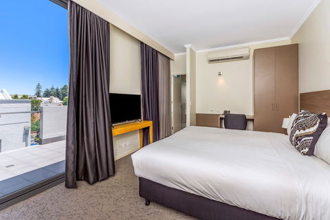 Bannister 22 Hotel - Sunshine Coast Tourism 5