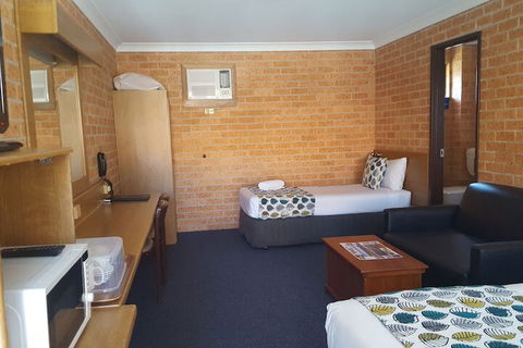 Royal Palms Motor Inn - Sunshine Coast Tourism 6