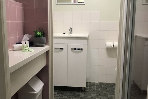 Ocean Breeze Motel - Sunshine Coast Tourism 7