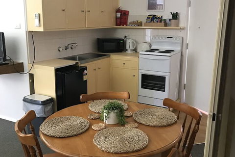 Ocean Breeze Motel - Sunshine Coast Tourism 4