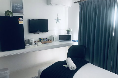 Ocean Breeze Motel - Sunshine Coast Tourism 6
