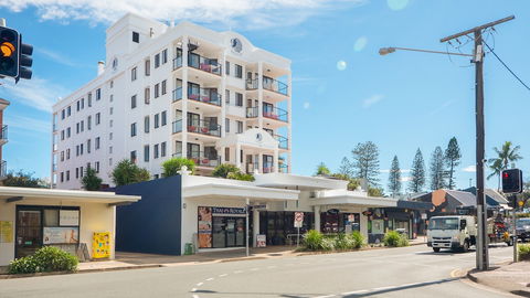 Aegean Apartments - Holiday Sunshine Coast 0