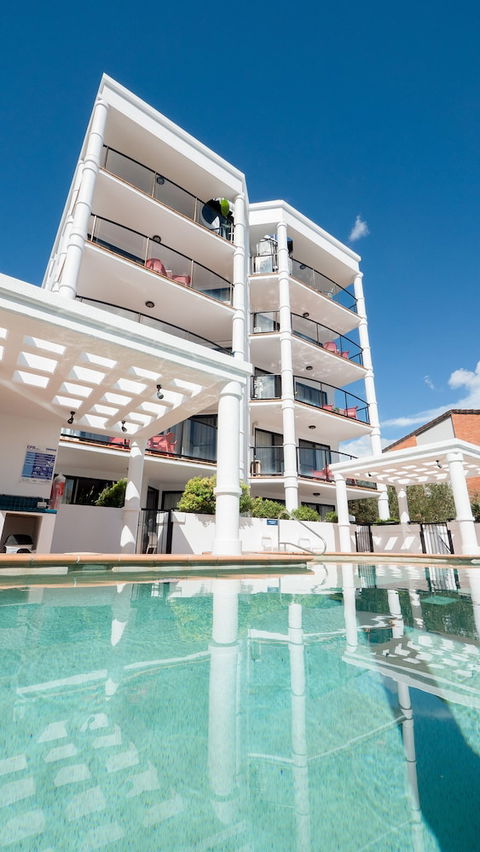 Aegean Apartments - Holiday Sunshine Coast 5