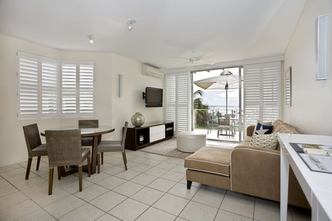Maison Noosa Beachfront Resort - Sunshine Coast Tourism 3