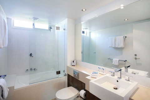 Maison Noosa Beachfront Resort - Sunshine Coast Tourism 5