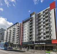 Arrow on Swanston - Holiday Sunshine Coast
