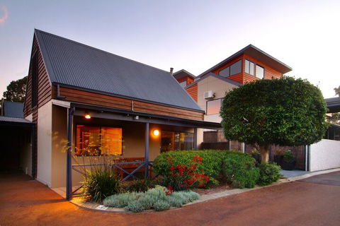 Bay Village Resort & Spa - Holiday Sunshine Coast 1