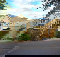 Quest Trinity House - Sunshine Coast Tourism