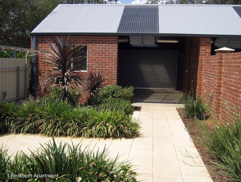 Charles Sturt Suites & Apartments - Holiday Sunshine Coast 1