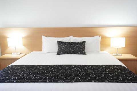 Charles Sturt Suites & Apartments - Holiday Sunshine Coast 5